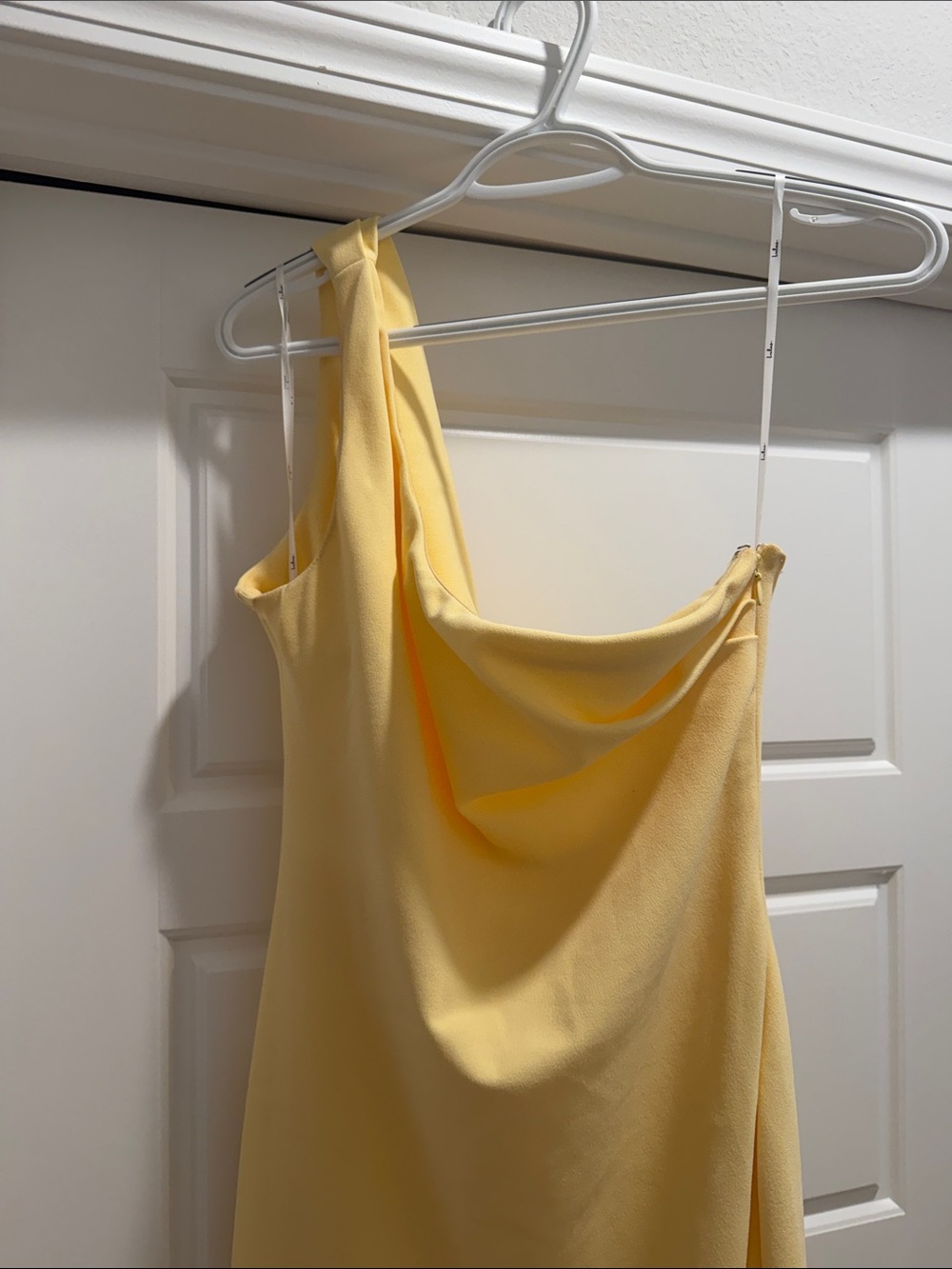 One shoulder Pale Yellow Evening Gown - Picture 2 of 5